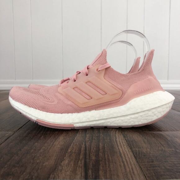 Adidas Ultraboost 22 Running Shoe Sneaker Primeknit Upper Supportive Size 7 Pink - Picture 2 of 16
